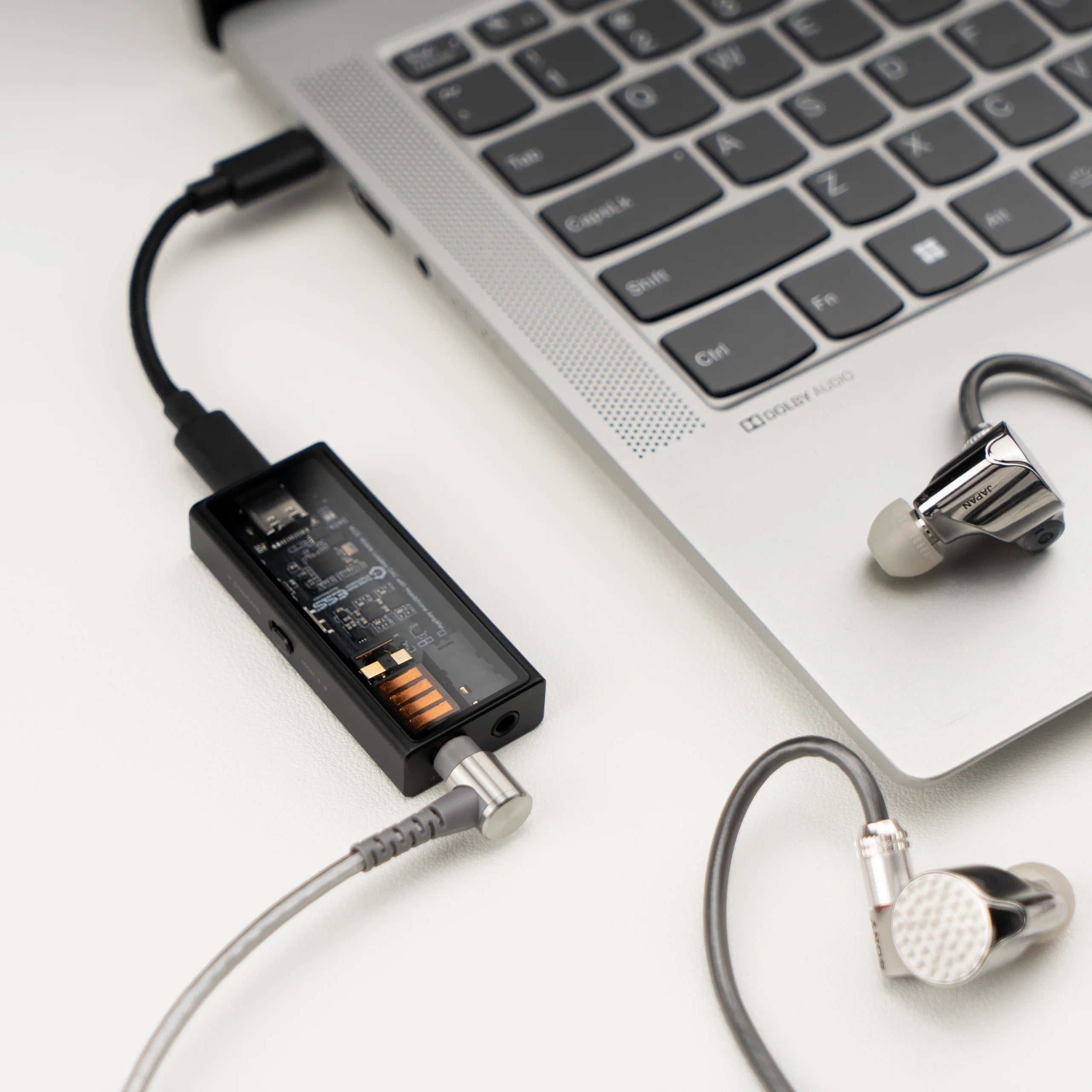 Questyle M15i Taşınabilir DAC Kulaklık Amplifikatörü