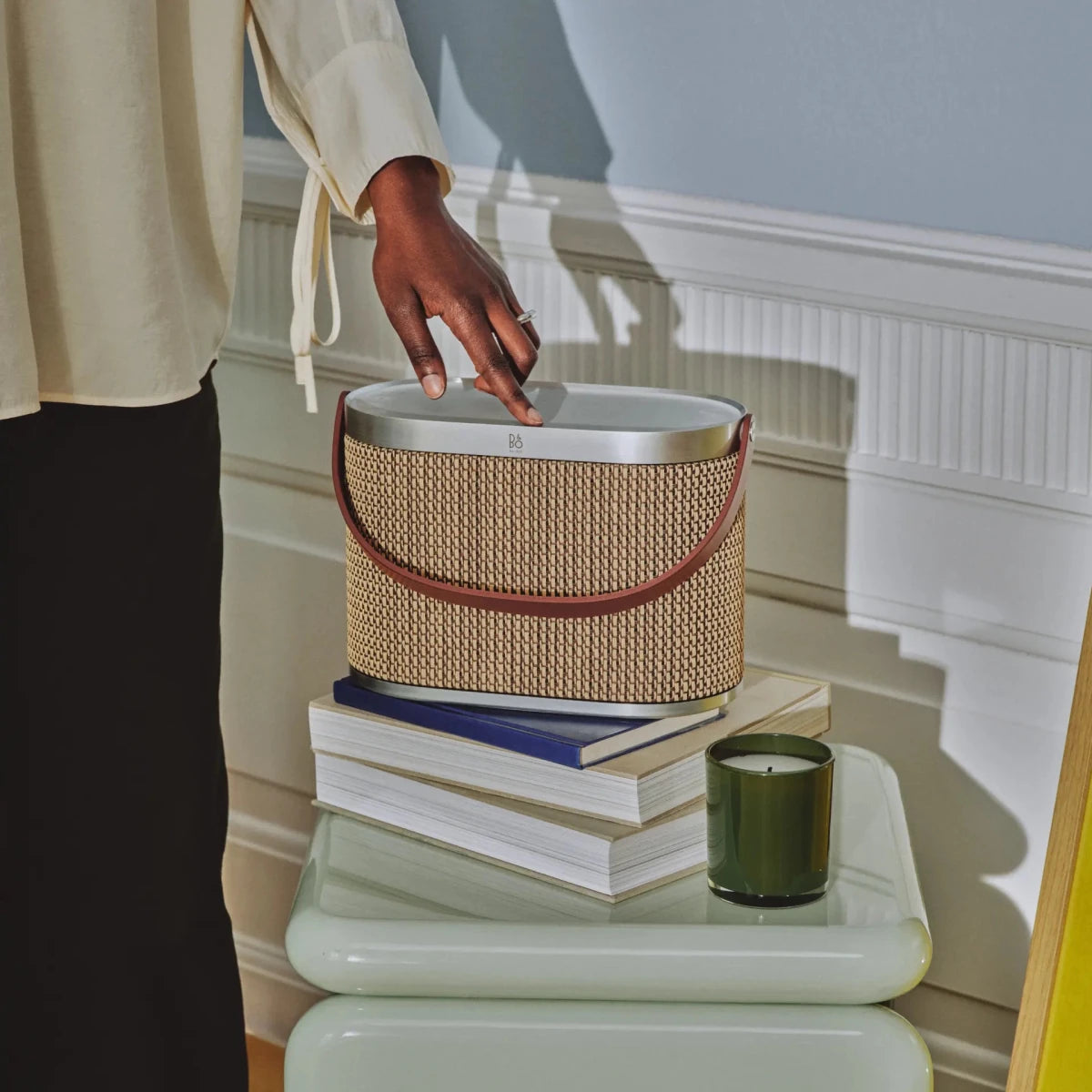 Bang & Olufsen Beosound A5 Taşınabilir Kablosuz Hoparlör - Aktif Hoparlör