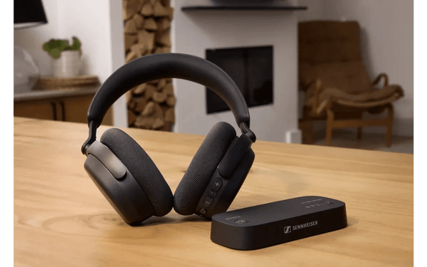 Auracast Nedir? Sennheiser BTA1 ile TV Sesini Kulaklığa Kablosuz Aktarmak