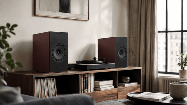 KEF Coda W İnceleme: Küçük Daire ve Stüdyo İçin Kompakt Hi-Fi Çözümü