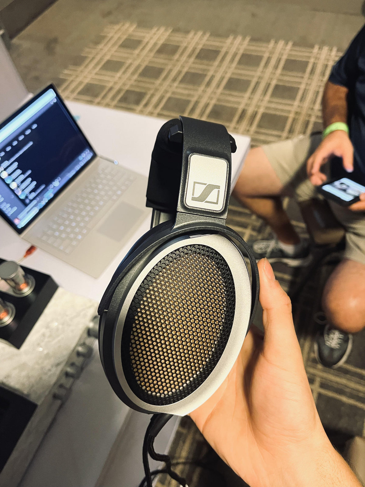 Kulaklık Sennheiser HE 1