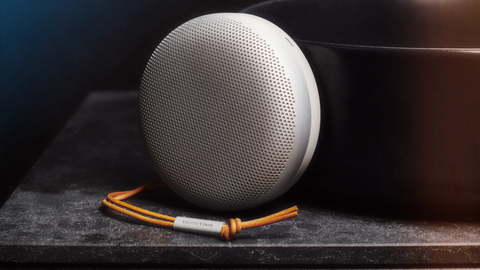 ベンツモデル Bang&Olufsen Beosound A1 2nd Gen ベンツモデル Bang&Olufsen Beosound A1 2nd Gen