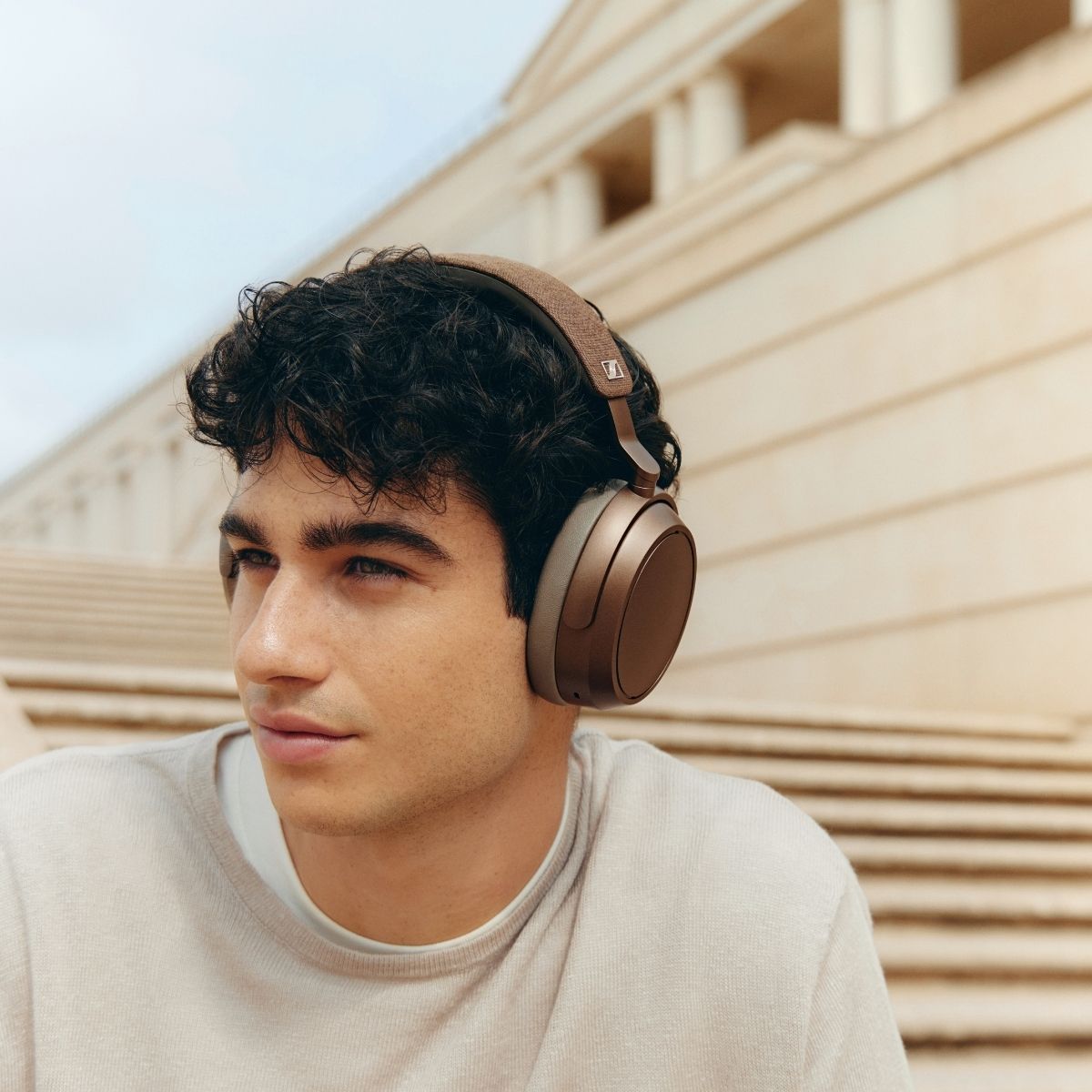 Sennheiser Momentum 4 Wireless Kulak Üstü Kulaklık - Kulak Üstü Kulaklık